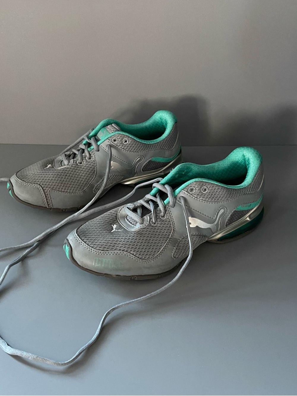 PUMA 10 Cell 1.0 Running Sneaker 9 Green Grey Athletic OrthoLite Training Womens